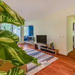 Cascais Calm & Spacious Retreat 아파트