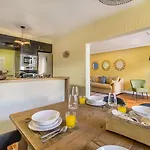 Cascais Calm & Spacious Retreat