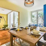 Апартаменты Cascais Calm & Spacious Retreat Лиссабон